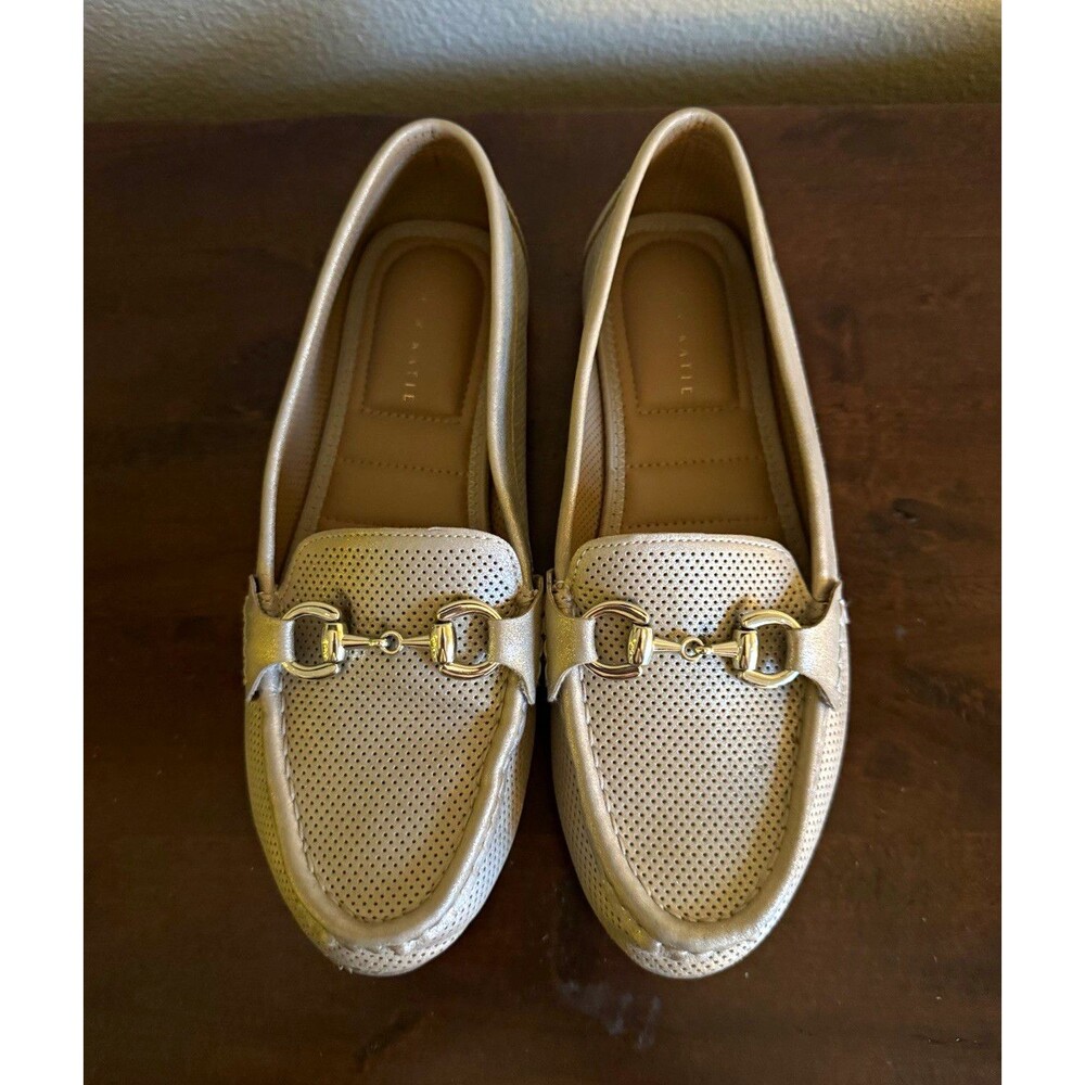 Kelly & Katie Beige Perforated Buckle Slip-On Loafer Flats Women’s 7.5M